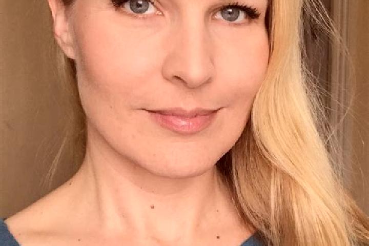Elizabeth, 34 — Escort in Burton Leonard, United Kingdom