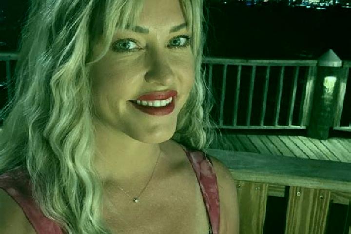 Elizabeth, 34 — Escort in Ellinwood, United States