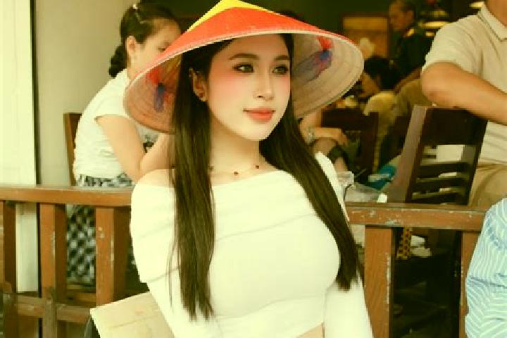 Elizabeth, 34 — Escort in Phong Thanh, Vietnam