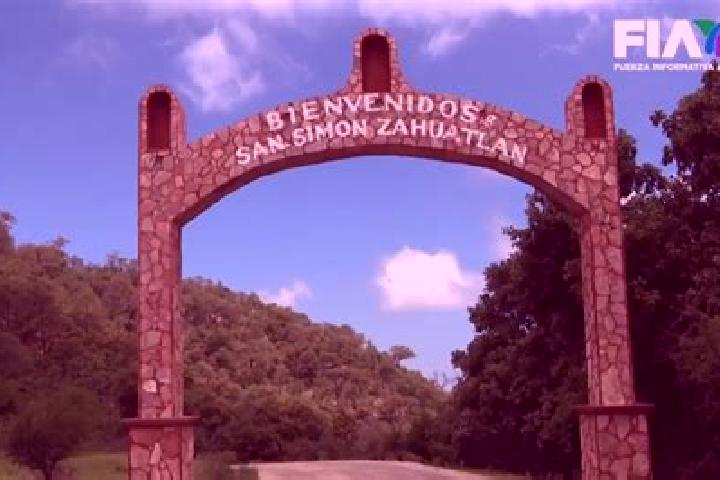 Elizabeth, 34 — Escort in San Simon Almolongas, Mexico
