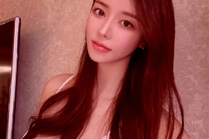 Elizabeth, 34 — Escort in Yumendong, China