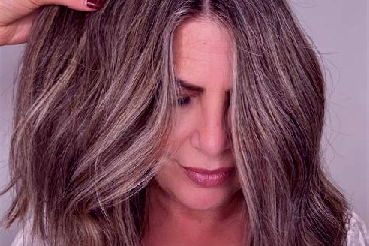 Elizabeth, 35, a dark blonde grey-eyed latina companion based in Chechelnyk. Offering Dinner Date, Deep French Kissing, Erotic Massage, BDSM. Available for i...