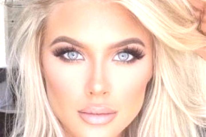 Elizabeth, 35, a platinum blonde brown-eyed mixed companion based in Paraiso do Tocantins. Offering A-Level, CIM. Available for incall and outcall, overnight...