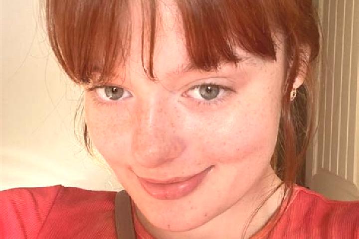 Elizabeth, 35, a red brown-eyed slavic companion based in Quilly. Offering 69, Couples, BDSM, Massage. Available for incall and outcall, day and evening dates.