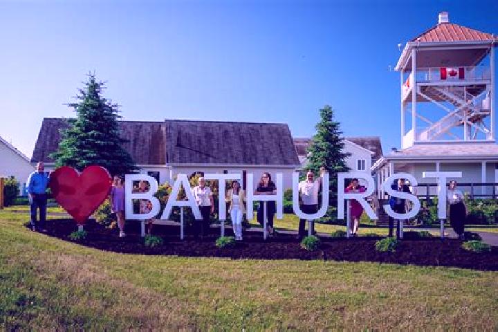 Elizabeth, 35 — Escort in Bathurst, Canada