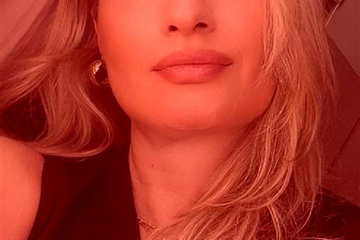 Elizabeth, 35 — Escort in Caudan, France