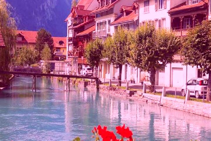 Elizabeth, 35 — Escort in Ferreyres, Switzerland