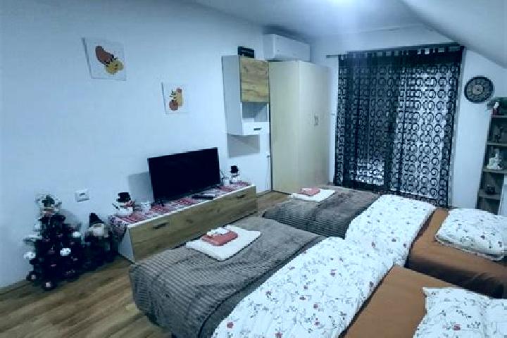Elizabeth, 35 — Escort in Strpce, Kosovo