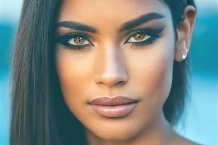 Elizabeth, 36, a black grey-eyed latina companion based in El Corte. Offering Overnight, Couples. Available for incall and outcall, day and evening dates.