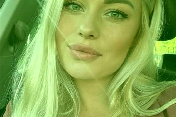 Elizabeth, 36, a blonde hazel-eyed slavic companion based in Rocafort. Offering Striptease, Travel Companion, Prostate Massage, Couples, Deep French Kissing....