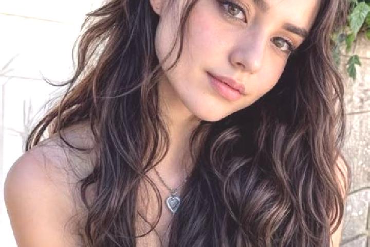 Elizabeth, 36, a brunette hazel-eyed middle eastern companion based in Shabestar. Offering A-Level, 69, Fetish, Roleplay, Striptease. Available for incall an...