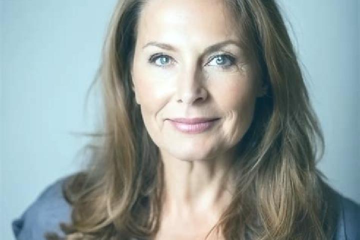 Elizabeth, 36, a chestnut green-eyed caucasian companion based in Laakso. Offering Massage, Fetish, Deep French Kissing, Striptease, Travel Companion. Availa...