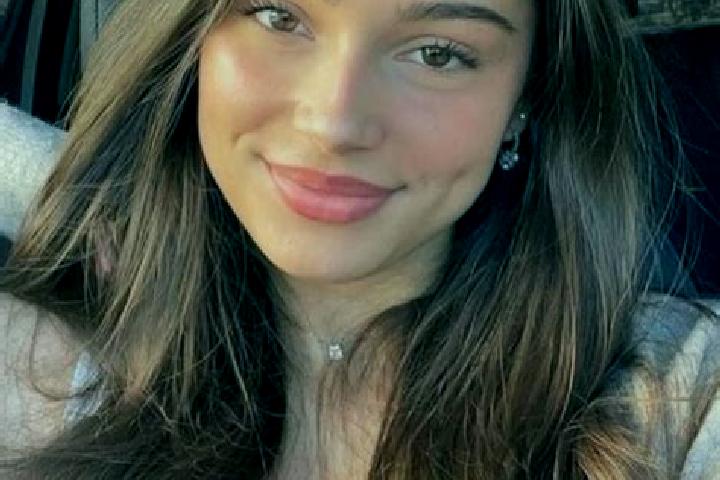 Elizabeth, 36, a chestnut hazel-eyed slavic companion based in Swartkop. Offering Deep French Kissing, Travel Companion, OWO. Available for incall and outcal...