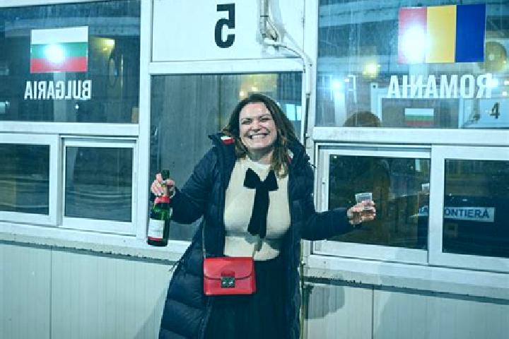 Elizabeth, 36 — Escort in Balabanesti, Romania