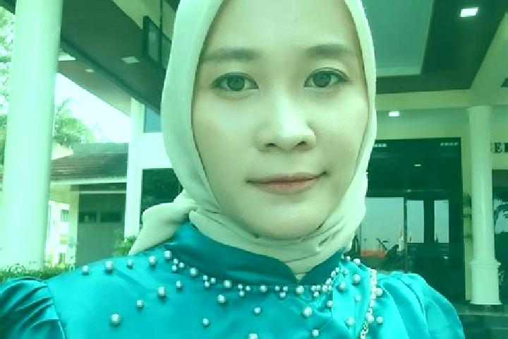 Elizabeth, 36 — Escort in Curahlele Wetan, Indonesia