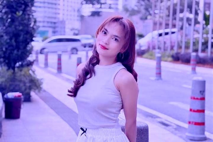 Elizabeth, 36 — Escort in Lamablawa, Indonesia