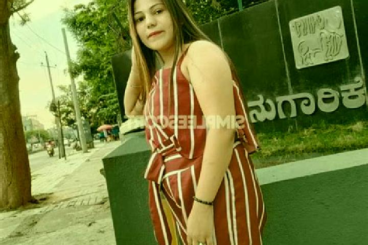 Elizabeth, 36 — Escort in Pollachi, India