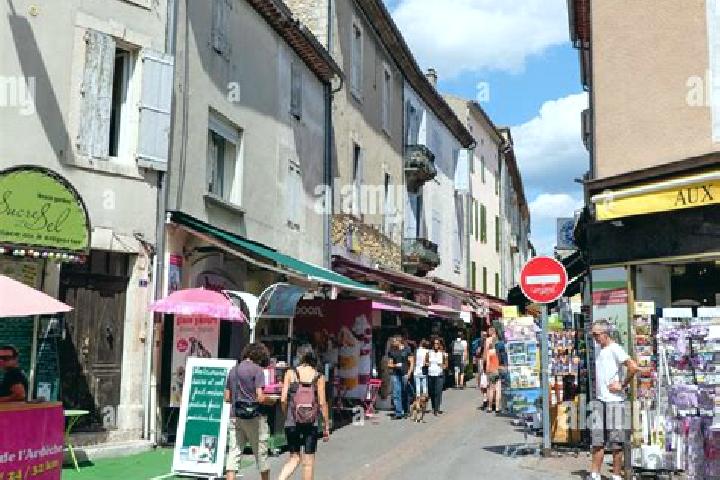 Elizabeth, 36 — Escort in Vallon-Pont-d Arc, France