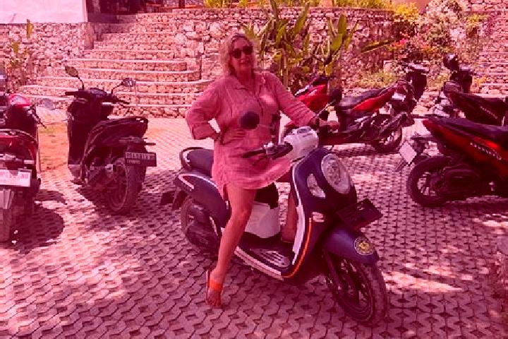 Elizabeth, 37 — Escort in Ped, Indonesia