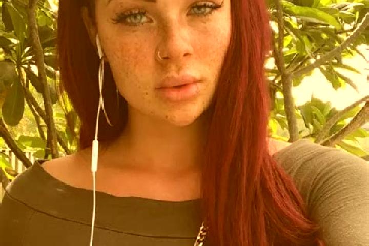 Elizabeth, 38, a auburn grey-eyed caucasian companion based in Castiglione Messer Raimondo. Offering Duos, Roleplay, Dinner Date. Available for incall and ou...
