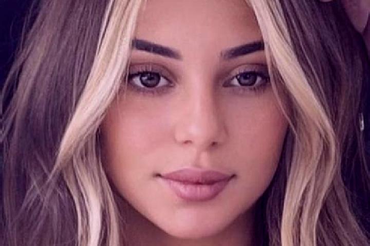 Elizabeth, 38, a blonde brown-eyed asian companion based in Gabane. Offering 69, Dinner Date, Striptease. Available for incall and outcall, day and evening d...
