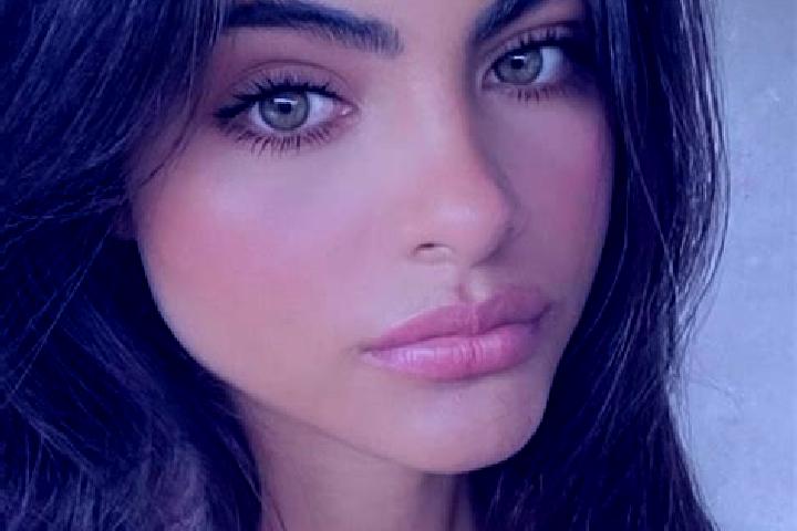 Elizabeth, 38, a brunette green-eyed indian companion based in Maxdorf. Offering Duos, Party Girl. Available for incall and outcall, overnight bookings avail...