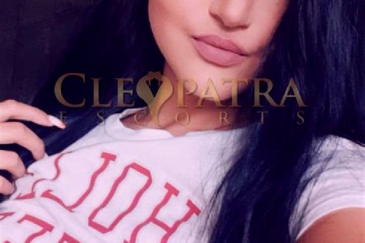 Elizabeth, 38, a red dark-eyed caucasian companion based in Guecuenkaya. Offering GFE, Duos, Tantra, OWO. Available for incall and outcall, day and evening d...
