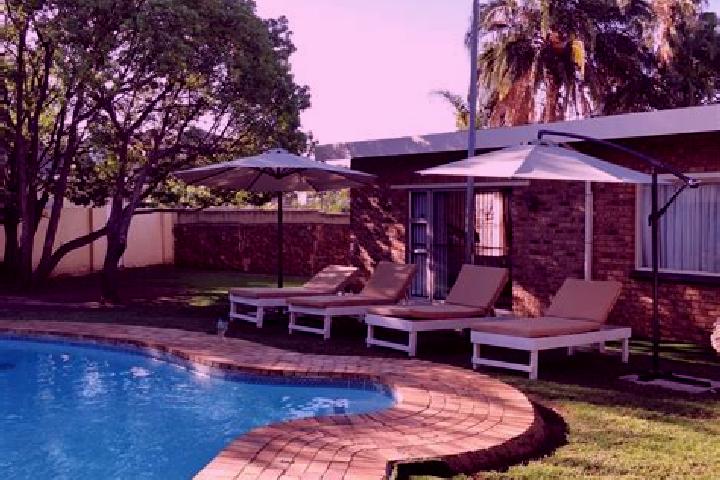 Elizabeth, 38 — Escort in Heidelberg, South Africa