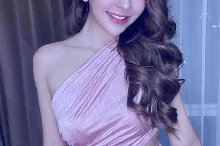 Elizabeth, 38 — Escort in Kuala Cenaku, Indonesia