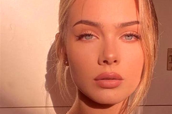 Elizabeth, 39, a blonde grey-eyed european companion based in Arganda. Offering GFE, Duos, Party Girl. Available for incall and outcall, day and evening dates.