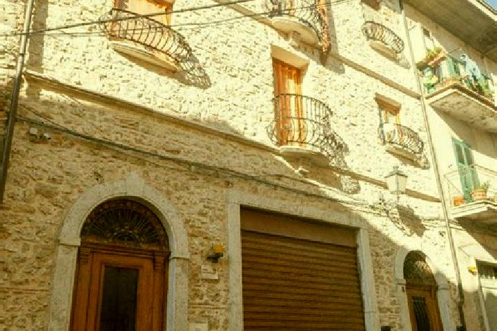 Elizabeth, 39 — Escort in San Polo dei Cavalieri, Italy