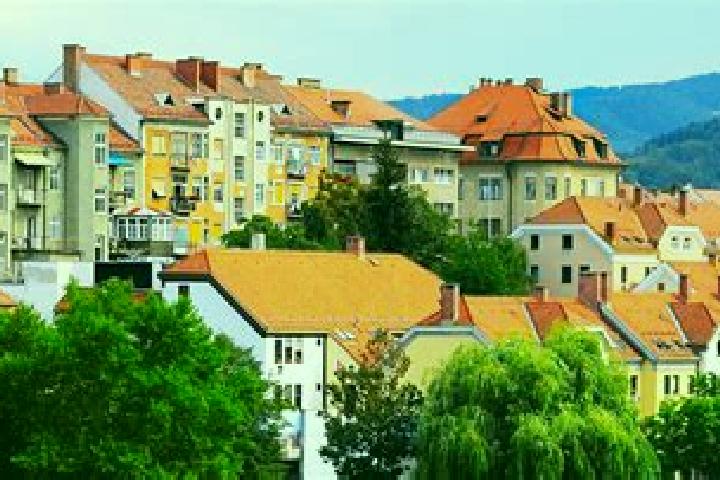 Elizabeth, 39 — Escort in Sared, Slovenia