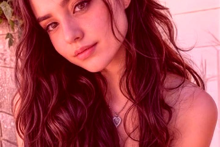 Ella, 20, a auburn hazel-eyed european companion based in Luxia. Offering Roleplay, Duos, GFE, Fetish, Party Girl. Available for incall and outcall, overnigh...