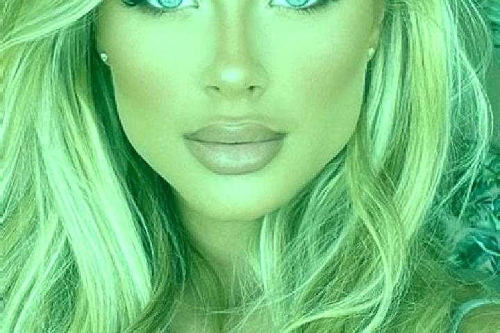 Ella, 20, a blonde blue-eyed latina companion based in East Devonport. Offering Striptease, BDSM, Roleplay. Available for incall and outcall, day and evening...