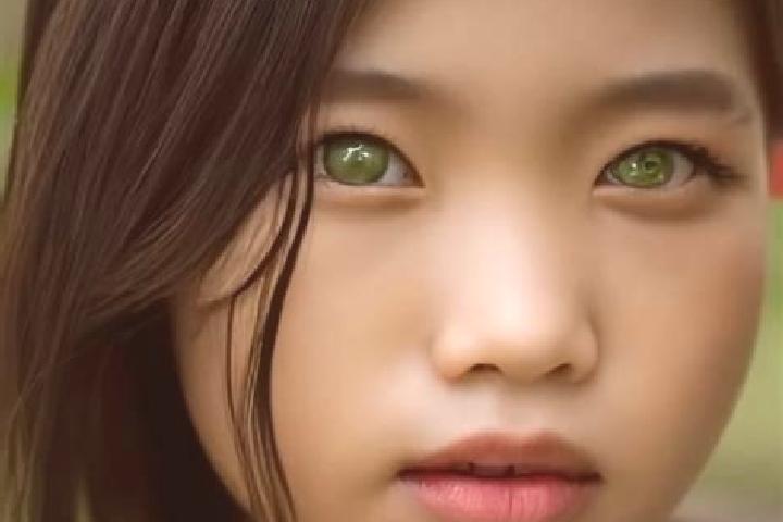Ella, 20, a blonde green-eyed asian companion based in Hatogaya-honcho. Offering Erotic Massage, Dinner Date, CIM, Roleplay, BDSM. Available for incall and o...
