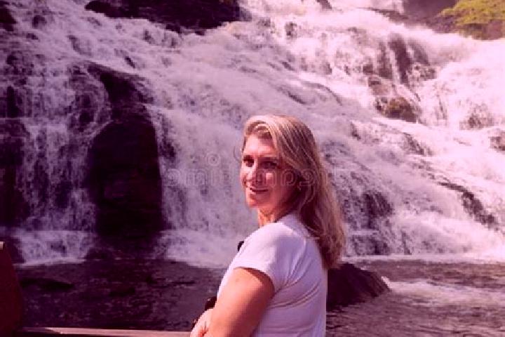 Ella, 20 — Escort in Itubera, Brazil