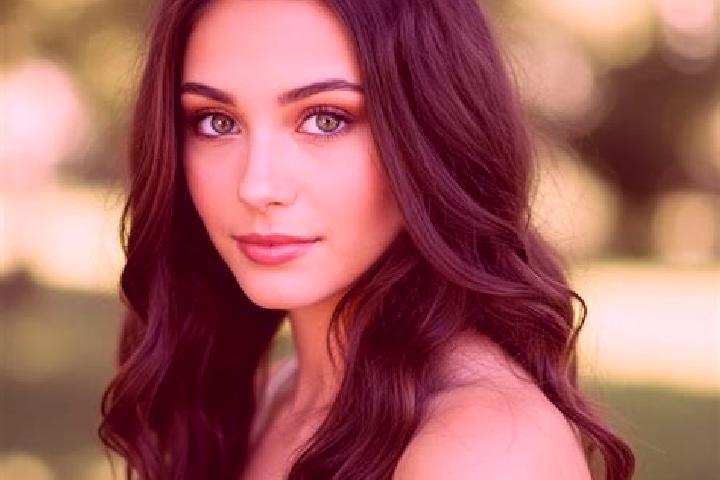 Ella, 21, a auburn hazel-eyed mixed companion based in Solnechnyy. Offering GFE, Prostate Massage, Overnight, CIM, Duos. Available for incall and outcall, da...