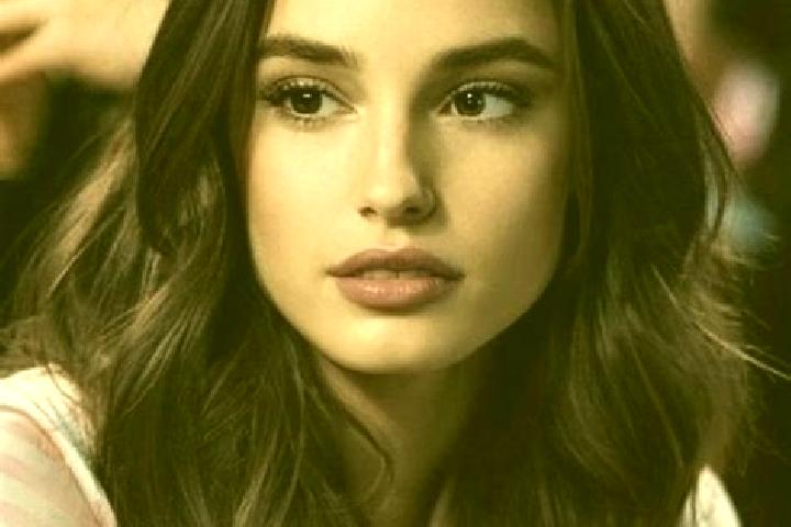 Ella, 21, a brunette brown-eyed ebony companion based in Clovenfords. Offering GFE, Overnight, Fetish. Available for incall and outcall, overnight bookings a...