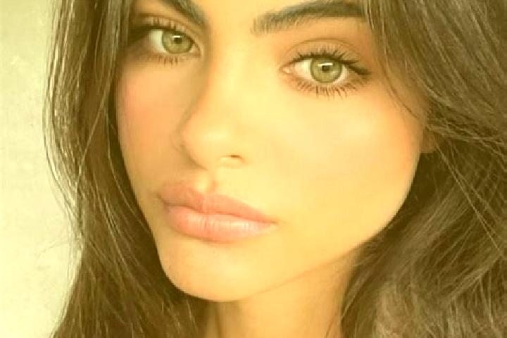 Ella, 21, a brunette green-eyed latina companion based in Touza. Offering Duos, Massage, Tantra, 69, Overnight. Available for incall and outcall, day and eve...
