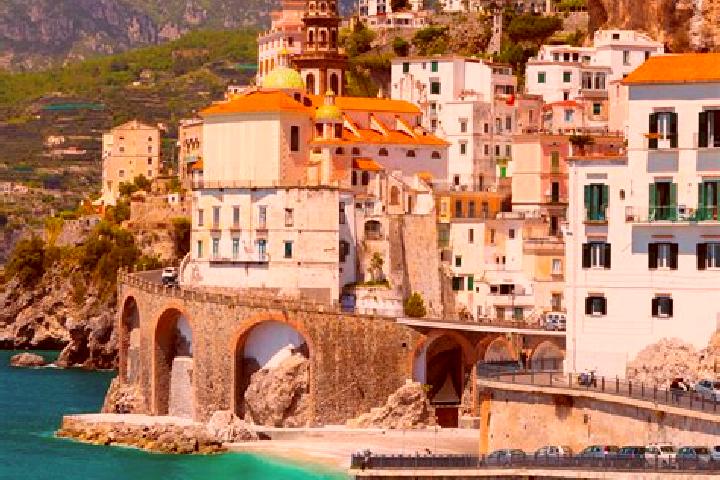 Ella, 21 — Escort in Codevilla, Italy