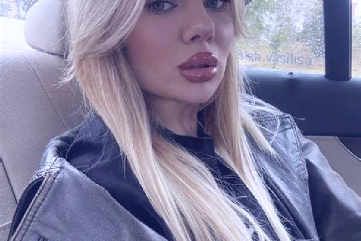 Ella, 21 — Escort in Igis, Switzerland