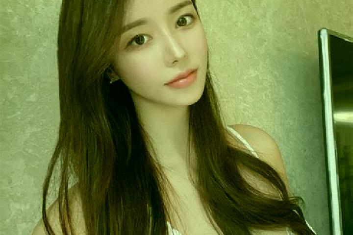 Ella, 21 — Escort in Jirmeng, China