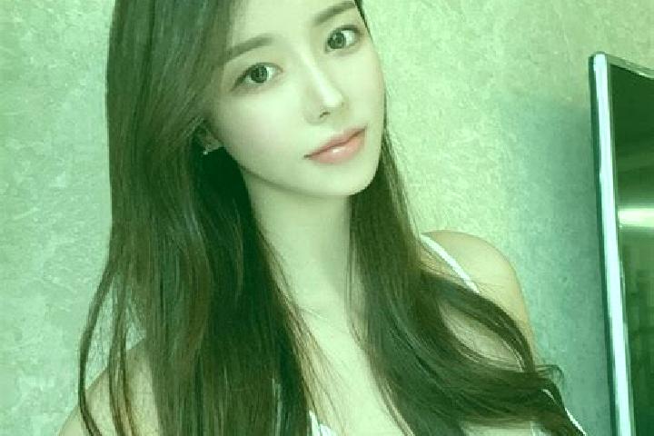 Ella, 21 — Escort in Jiuchenggong, China