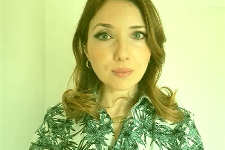 Ella, 21 — Escort in Parma, United States