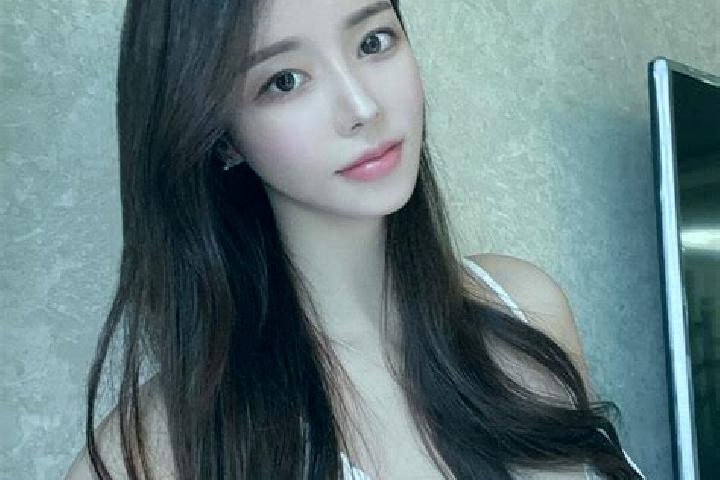 Ella, 21 — Escort in Quanling, China