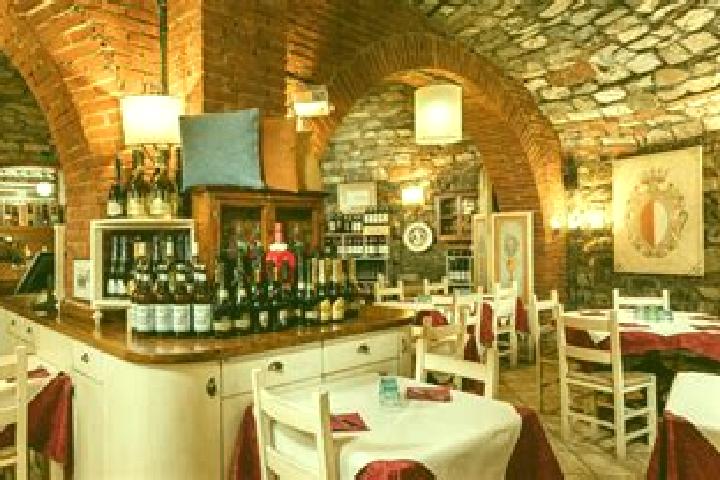 Ella, 21 — Escort in San Vitaliano, Italy
