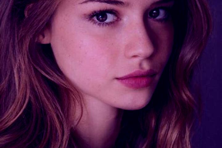 Ella, 22, a auburn hazel-eyed mixed companion based in Favoriten. Offering A-Level, Duos, Fetish. Available for incall and outcall, overnight bookings availa...