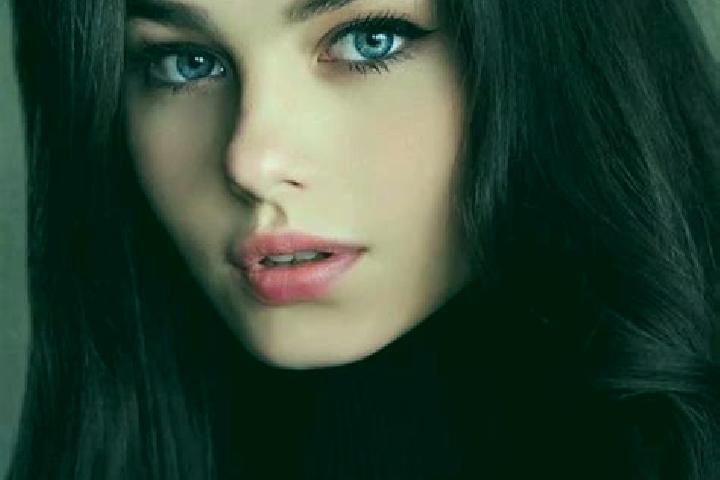 Ella, 22, a black grey-eyed slavic companion based in St Helens Park. Offering GFE, 69. Available for incall and outcall, overnight bookings available.