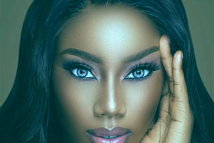 Ella, 22, a chestnut blue-eyed ebony companion based in Canuto. Offering CIM, Prostate Massage, Dinner Date, Party Girl. Available for incall and outcall, da...