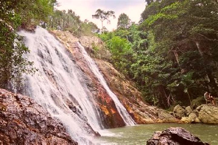 Ella, 22 — Escort in Ban Namuang, Laos